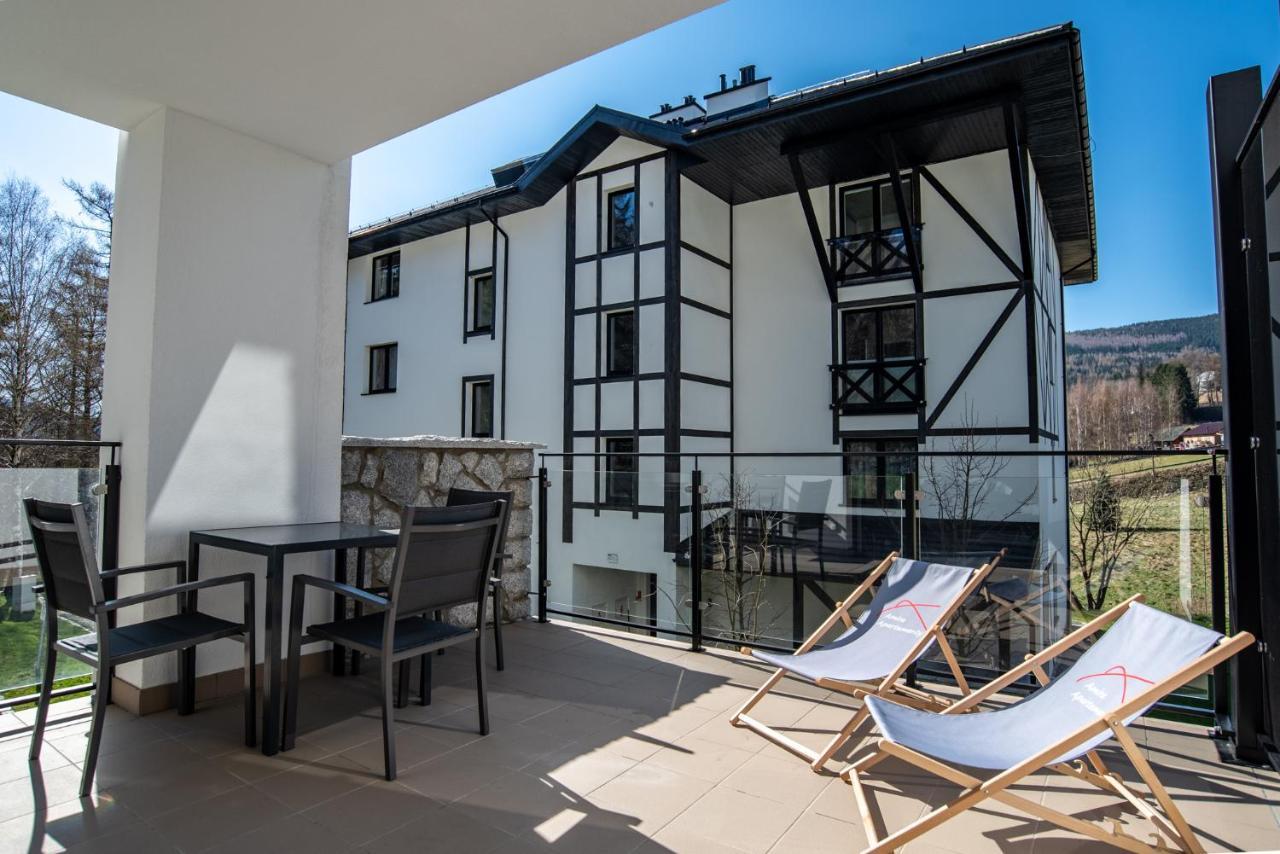 Apartamenty Amira W Kompleksie Apartamenty Piano Swieradow-Zdroj Exterior foto