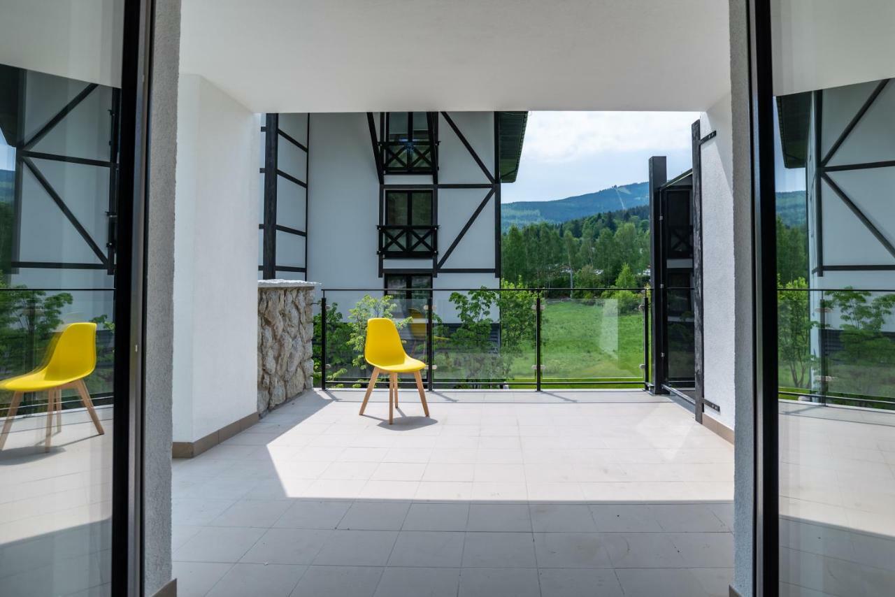 Apartamenty Amira W Kompleksie Apartamenty Piano Swieradow-Zdroj Exterior foto